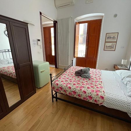 Lovely Room In Bari Old Town Extérieur photo