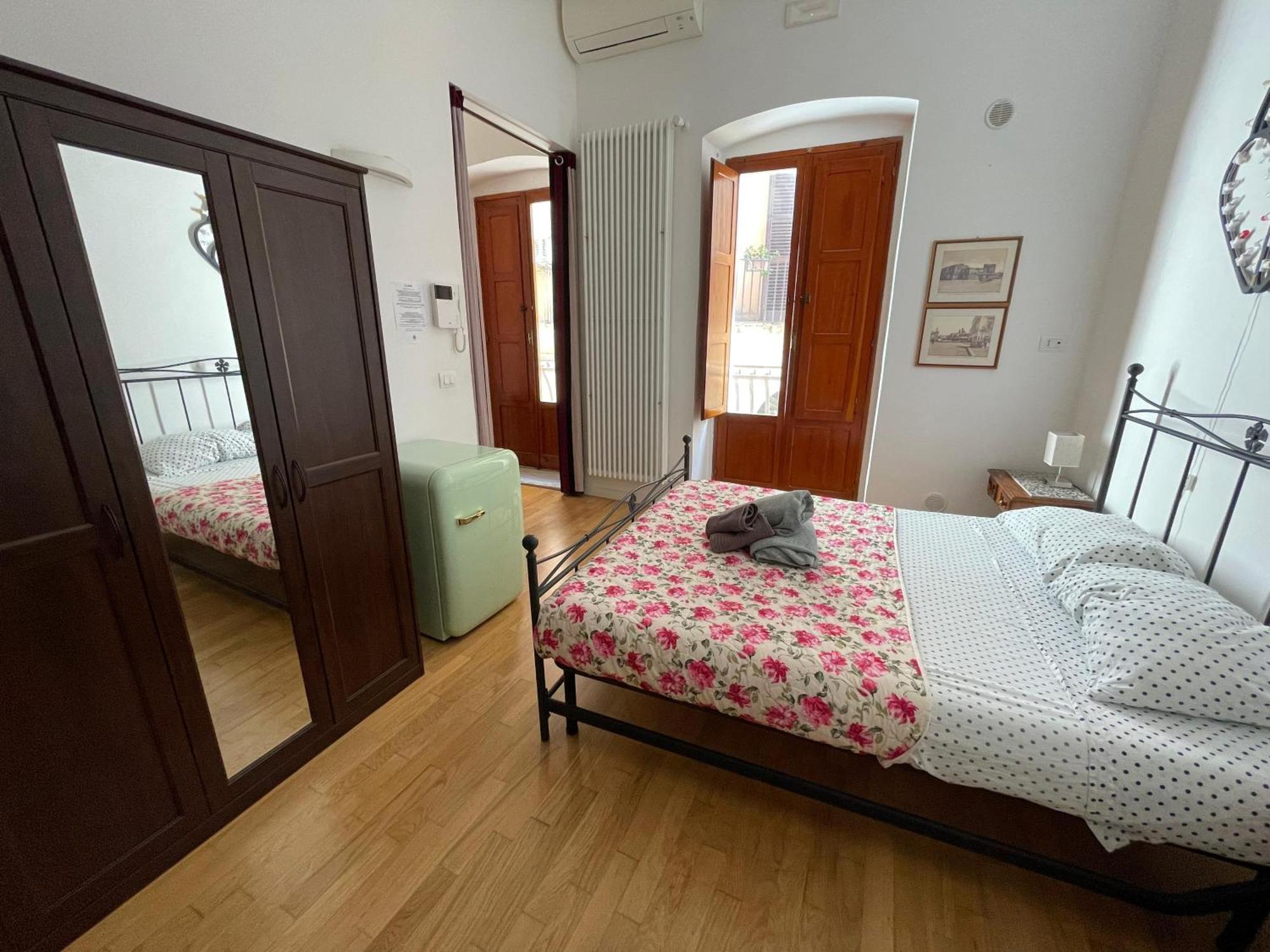 Lovely Room In Bari Old Town Extérieur photo